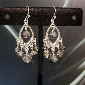🌞NWT Black, white & Silver Bead Drop Earrings